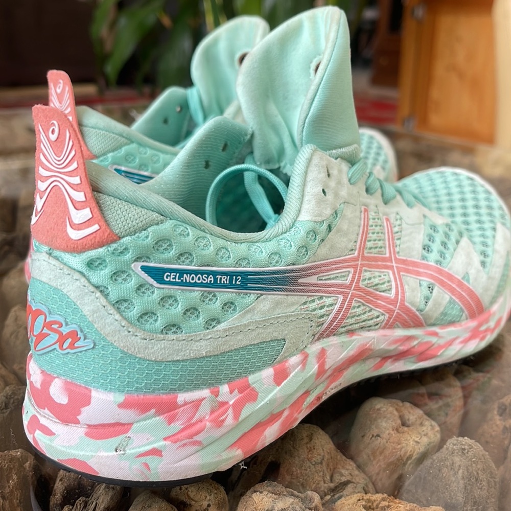 ASICS gel-noosa tri 12 fresh ice/guava color